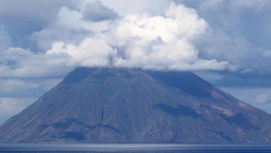 İtalya’da Stromboli Yanardağı faaliyete geçti