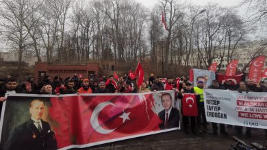 İsveç’te PKK destekçilerinin provokasyonu protesto edildi